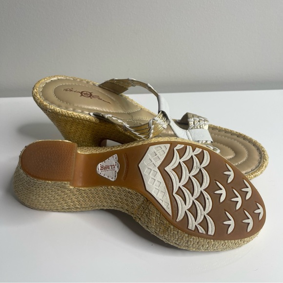 Born Crown Women’s Gold And White Wedge Sandals Size 10 - Picture 6 of 9